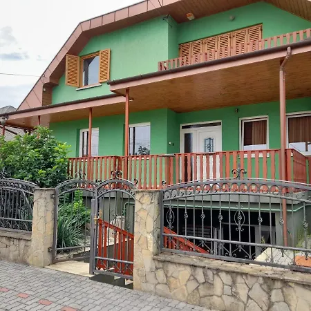 Fekete Barany Apartman * Balatonlelle
